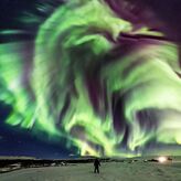 Sorprendente aurora dragn aparecida en Islandia