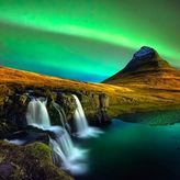 Astrofotografa en Kirkjufell la montaa estrella de Islandia
