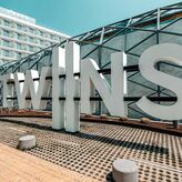 The Ibiza Twiins donde la ciencia y el turismo se unen