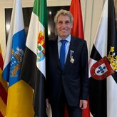 Jos Luis Quiones CEO de Entre Encinas y Estrellas recibe la Medalla al Mrito Civil
