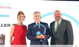 Rafael Bachiller recibe el Premio Turismo de ReginDigital por impulsar el astroturismo Rafael Bachiller recibe el Premio Turismo de ReginDigital por impulsar el astroturismo