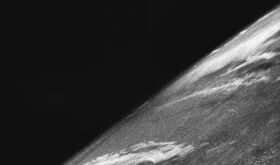 La primera fotografa de la Tierra desde el espacio cumple 80 aos as empez todo La primera fotografa de la Tierra desde el espacio cumple 80 aos as empez todo