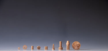 Convierten falso polvo lunar en dinero y tornillos