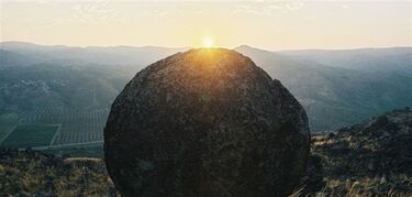 Solsticio de junio seguido de un raro eclipse de Sol