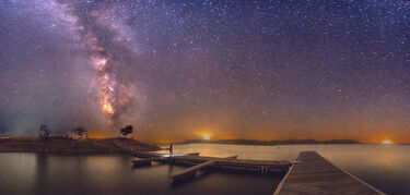 Astroturismo sensorial por Extremadura paisaje de estrellas