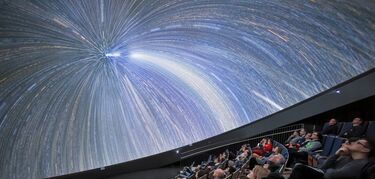 En mitad del espacio gracias al planetario de ESO Supernova