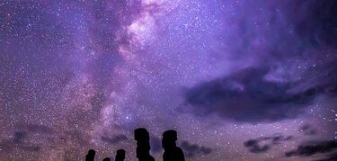 Los moais guardianes milenarios de las estrellas en la Isla de Pascua