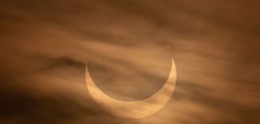 Las mejores imgenes en redes del eclipse solar del 10 de junio