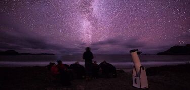 La Gran Barrera entre el mar y las estrellas de Nueva Zelanda