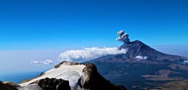 Volcanes que tocan las estrellas en el Parque IztaPopo de Mxico