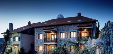 El Milano Real observar y degustar estrellas con vistas al Circo de Gredos  