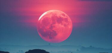 Luna de Fresa Todo lo que tienes que saber de la Luna Llena ms dulce