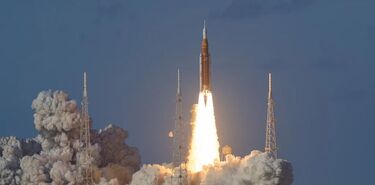 Artemis II despega hacia la Luna tras un lanzamiento con tensin y varios contratiempos