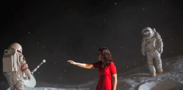 La pera la Boheme de Puccini en el espacio