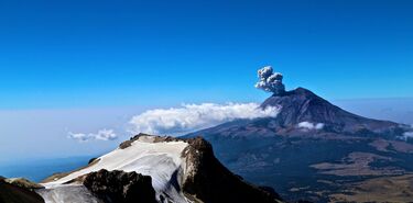 Volcanes que tocan las estrellas en el Parque IztaPopo de Mxico