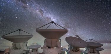 ALMA cumple diez aos observando el universo  