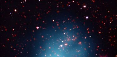 Una colisin titnica de cmulos de galaxias desafa a la cosmologa estndar