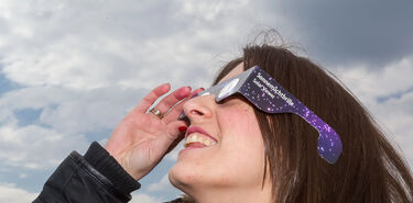 Protege tus ojos ante el Gran Eclipse Solar de  2026 claves para observar sin riesgo