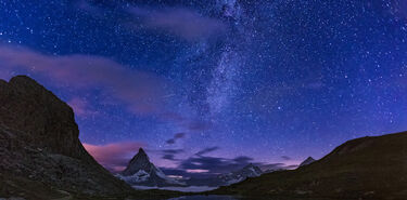Astroturismo en los Alpes destinos estelares entre cumbres y cielos oscuros