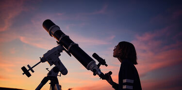La primera vez que miras las estrellas todo lo que te pasa y no te cuentan