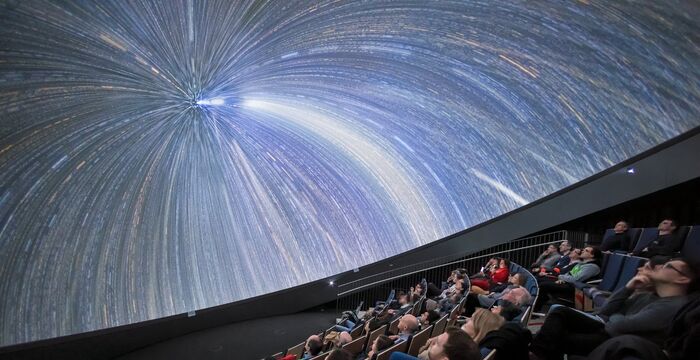 En mitad del espacio gracias al planetario de ESO Supernova