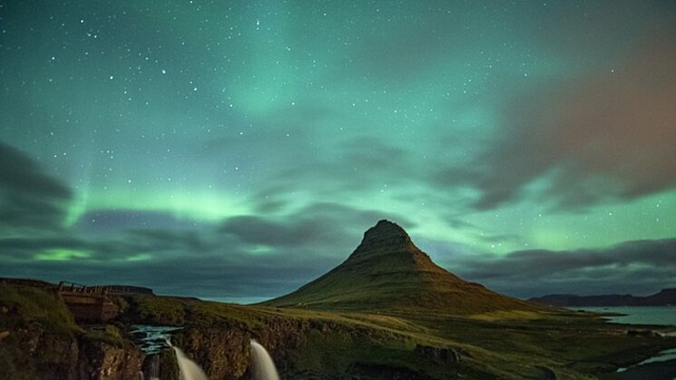 Montaa Kirkjufell Islandia