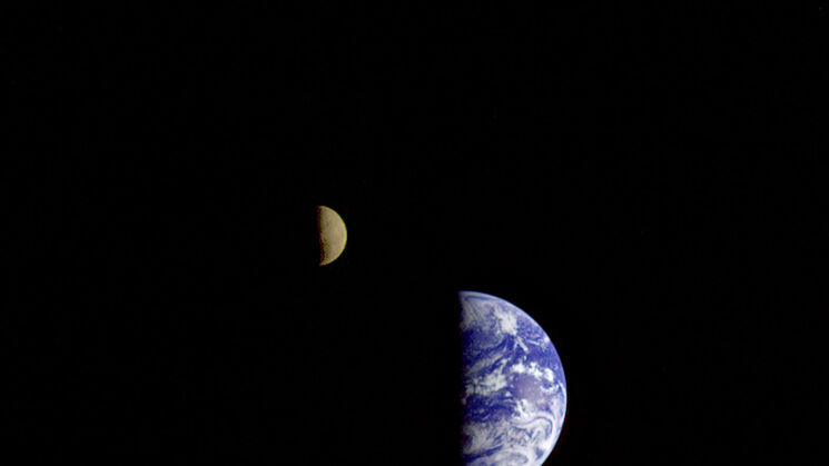 Tierra y luna NASA