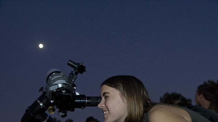 noche internacional de observar la luna