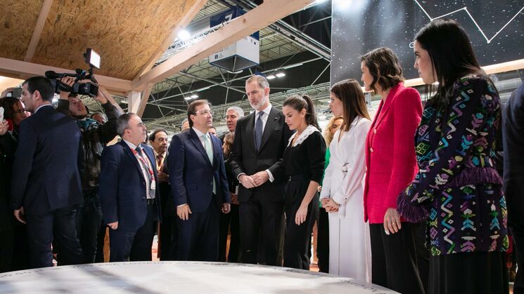 fitur 2023