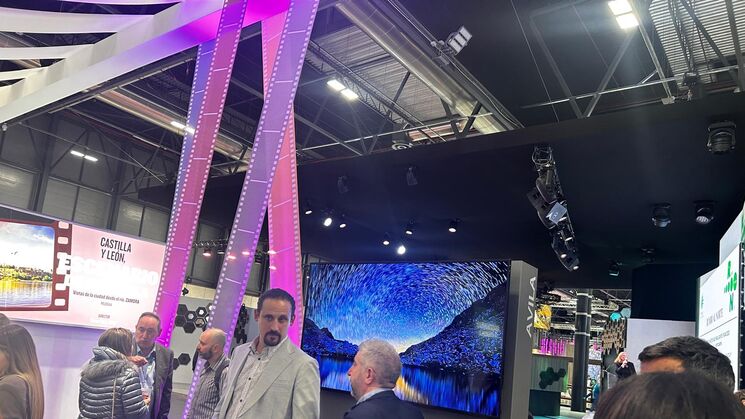 fitur 2025