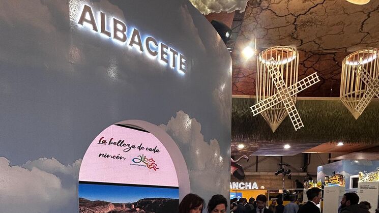 fitur 2025