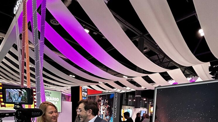 fitur 2025