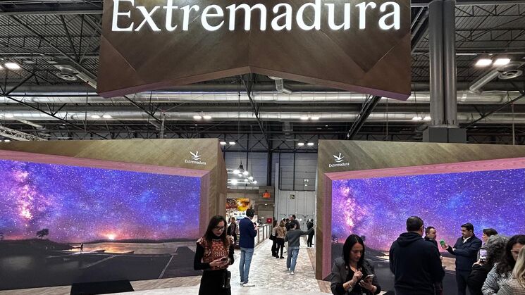 fitur 2025