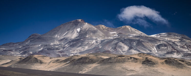 Da 7  Ojos del Salado conquistar el cielo desde la tierra