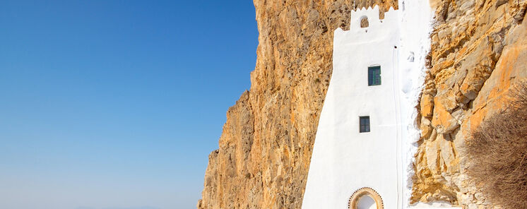 Amorgos la isla griega donde el Mediterrneo an tiene cielos oscuros