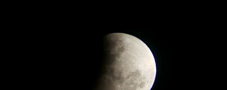 No te pierdas el eclipse parcial de Luna la madrugada del mircoles 