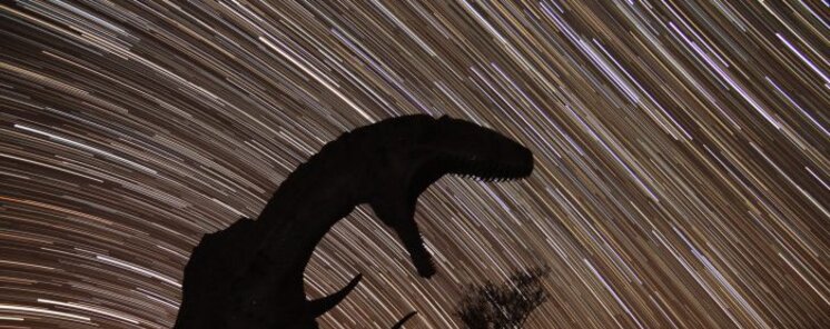 JumpUp  un santuario de Cielo Oscuro en Australia lleno de dinosaurios