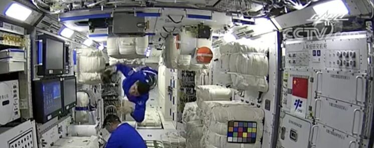 Los primeros astronautas ya estn en la nueva estacin espacial China 