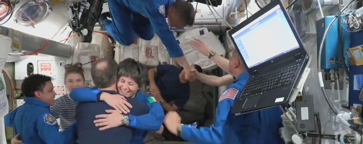 Samantha Cristoforetti y el resto de la Crew4 llegan a la Estacin Espacial Internacional