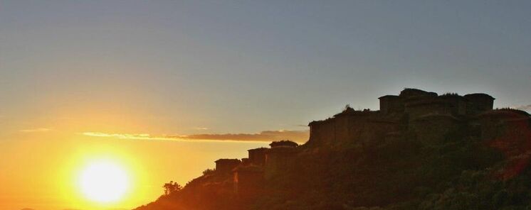 Rpac la ciudad sobre las nubes y bajo las estrellas de Per