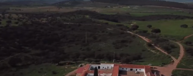 Dehesa El guila alojamiento Starlight en plena Sierra de Hornachos