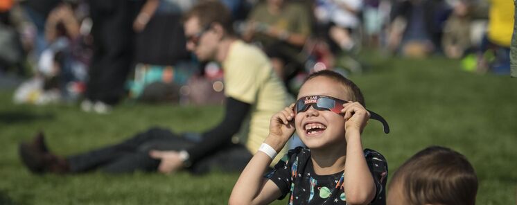 Prevencin ante los riesgos del eclipse de sol del 8 de abril