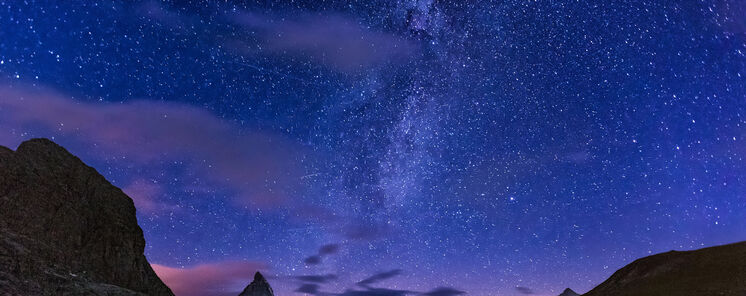 Astroturismo en los Alpes destinos estelares entre cumbres y cielos oscuros