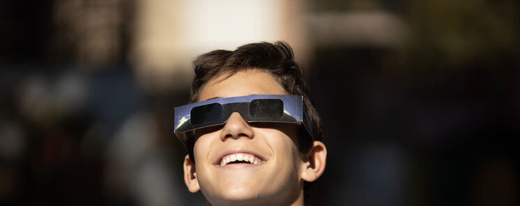 Desmontando bulos Cmo ver el eclipse solar de 29 de marzo 2025 sin arriesgar tu vista