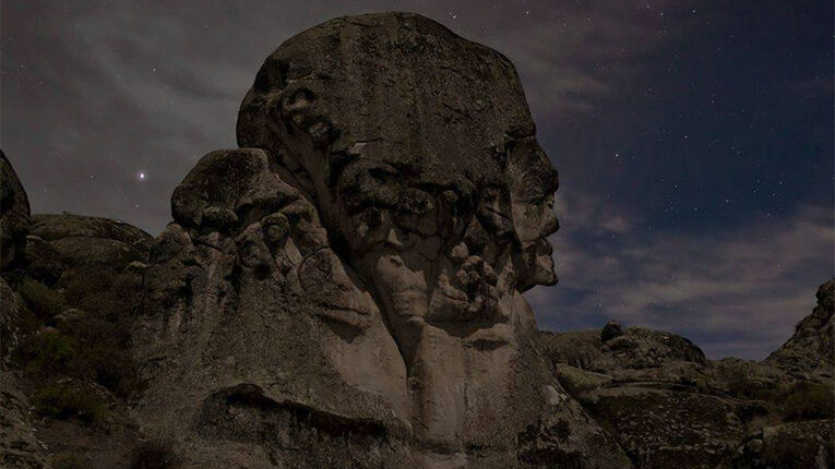 Las caras que observan las estrellas en la meseta de Marcahuasi