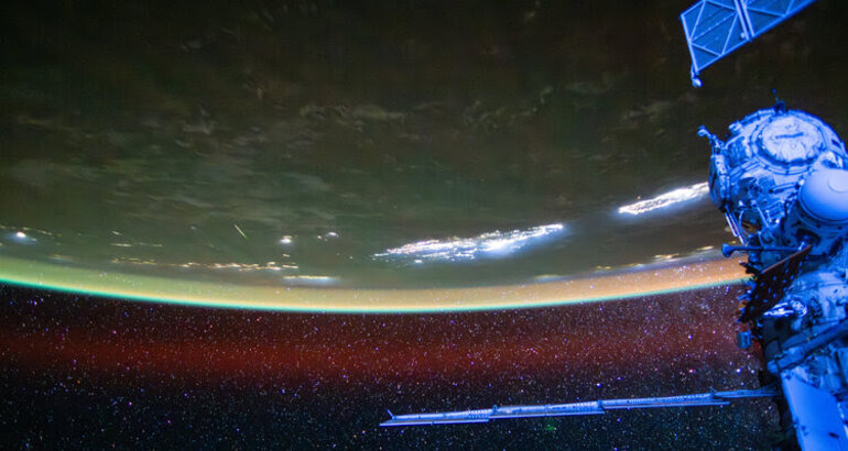 Una astronauta de la ESA fotografa una Lrida desde la rbita terrestre