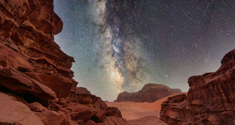 El Valle de la Luna existe y est en Jordania as es Wadi Rum bajo las estrellas