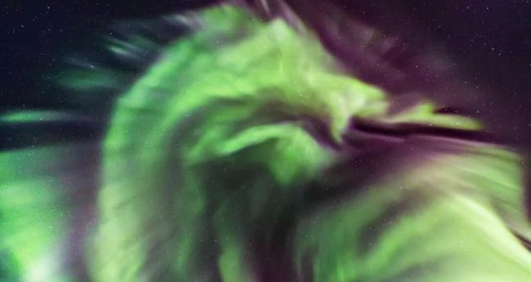 Sorprendente aurora dragn aparecida en Islandia