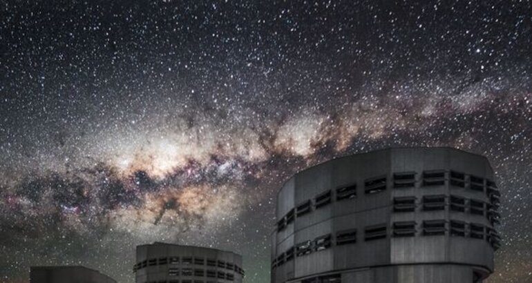 As es de impresionante el VLT del Observatorio de Paranal Chile