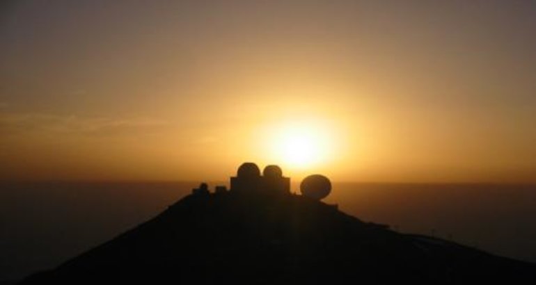 Observatorios de Sierra Nevada vigilantes desde la cima